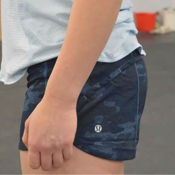 Lululemon Speed Short Heathered Texture Lotus Camo Oil Slick Alberta Lake Sz 6 - Picture 5 of 11
